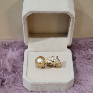 South sea pearl ring with panther design